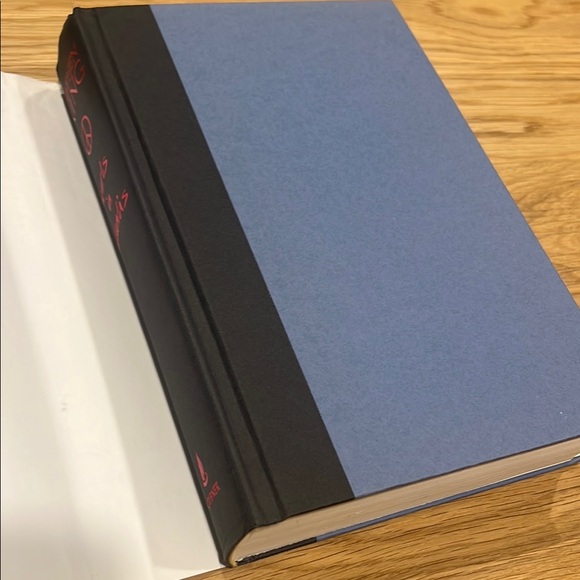 'Hearts in Atlantis' Hardcover Book - Multicolor - Picture 2 of 5